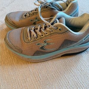 Women’s Athletic Sneakers in Gray and Blue